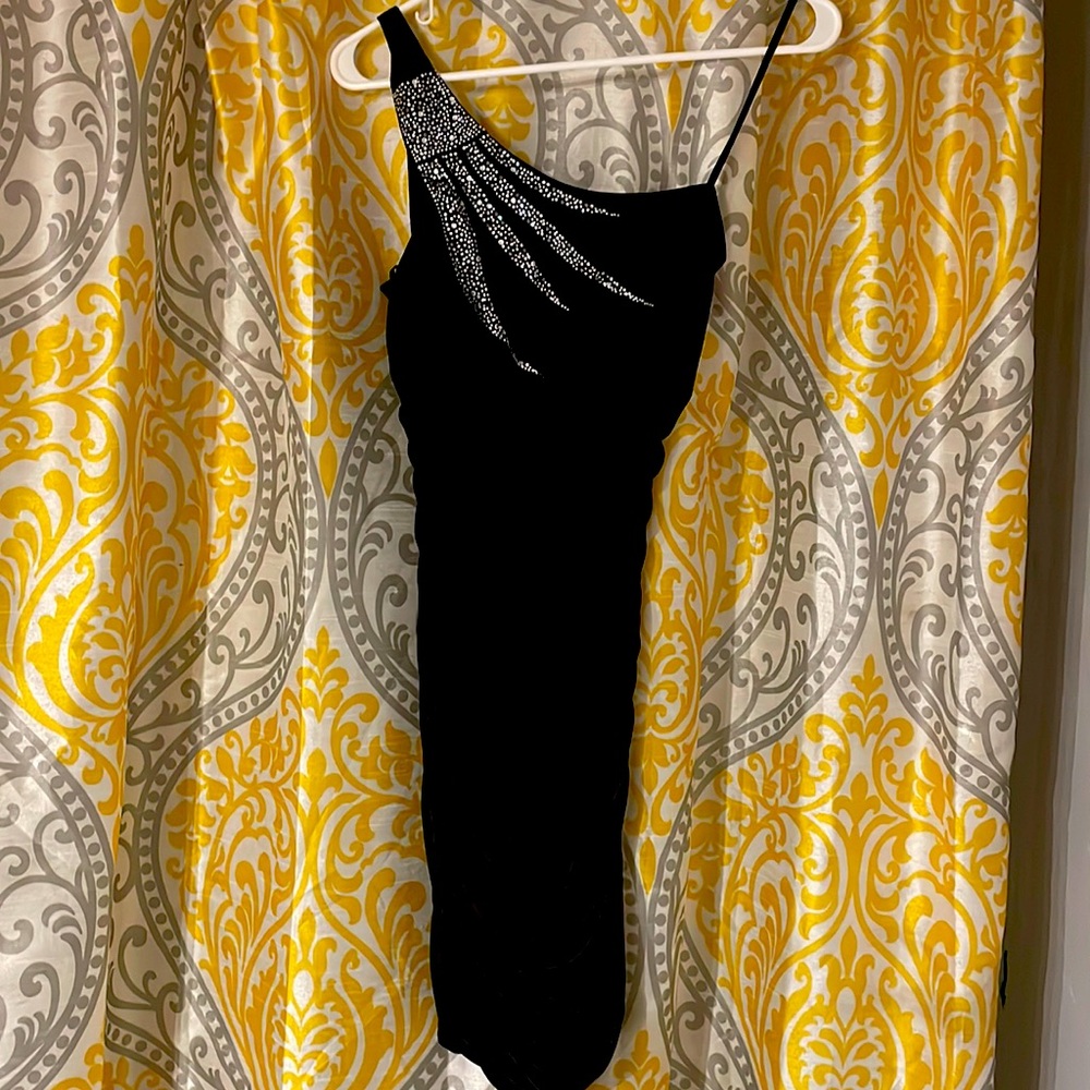 Lil Black dress -Petite-